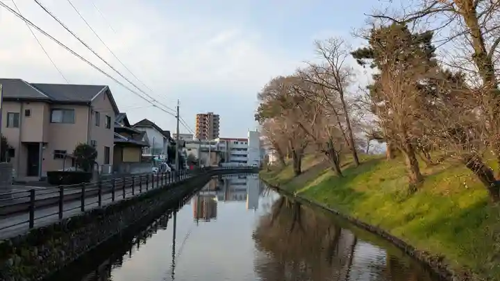 岩崎神社の周辺