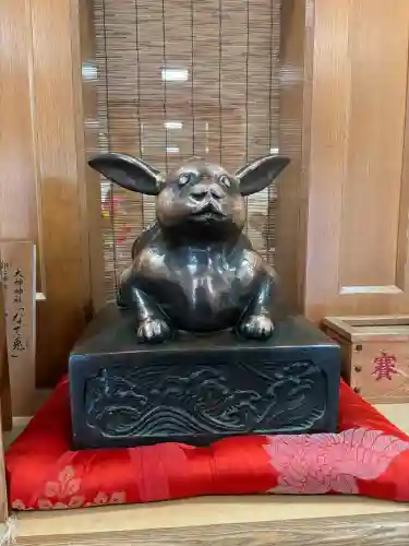 大神神社の{uncategorized: "未分類", other: "その他", undefined: "問題あり", building: "その他建物", grave: "お墓", sacred_gate: "鳥居", guardian: "狛犬", statue: "像", buddha: "仏像", history: "歴史", nature: "自然", garden: "庭園", animal: "動物", pagoda: "塔", temizu: "手水舎", mountain_gate: "山門・神門", sanctuary: "本殿・本堂", subordinate: "末社・摂社", art: "芸術", scenery: "景色", jizo: "地蔵", ema: "絵馬", goshuin: "御朱印", omikuji: "おみくじ", items: "授与品その他", amulet: "お守り", goshuincho: "御朱印帳", eats: "食事", festival: "お祭り", votive_dance: "神楽", shichigosan: "七五三参", wedding: "結婚式", experience: "体験その他", initially: "初詣", around: "周辺", anti_infection: "感染症対策"}