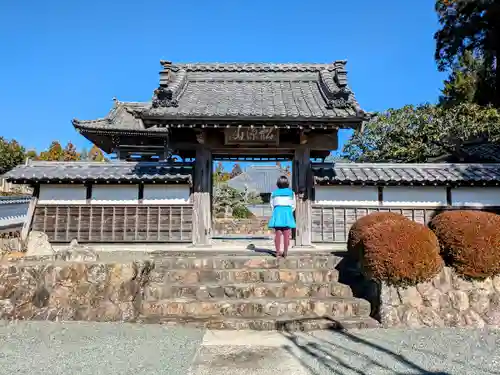 実相寺の山門