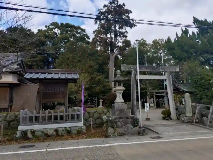 竹神社の{uncategorized: "未分類", other: "その他", undefined: "問題あり", building: "その他建物", grave: "お墓", sacred_gate: "鳥居", guardian: "狛犬", statue: "像", buddha: "仏像", history: "歴史", nature: "自然", garden: "庭園", animal: "動物", pagoda: "塔", temizu: "手水舎", mountain_gate: "山門・神門", sanctuary: "本殿・本堂", subordinate: "末社・摂社", art: "芸術", scenery: "景色", jizo: "地蔵", ema: "絵馬", goshuin: "御朱印", omikuji: "おみくじ", items: "授与品その他", amulet: "お守り", goshuincho: "御朱印帳", eats: "食事", festival: "お祭り", votive_dance: "神楽", shichigosan: "七五三参", wedding: "結婚式", experience: "体験その他", initially: "初詣", around: "周辺", anti_infection: "感染症対策"}