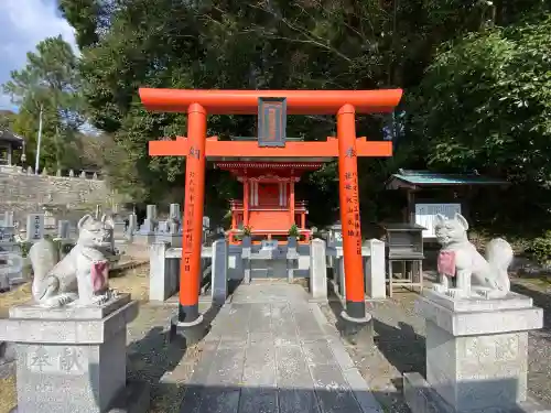 防府稲荷大明神の{uncategorized: "未分類", other: "その他", undefined: "問題あり", building: "その他建物", grave: "お墓", sacred_gate: "鳥居", guardian: "狛犬", statue: "像", buddha: "仏像", history: "歴史", nature: "自然", garden: "庭園", animal: "動物", pagoda: "塔", temizu: "手水舎", mountain_gate: "山門・神門", sanctuary: "本殿・本堂", subordinate: "末社・摂社", art: "芸術", scenery: "景色", jizo: "地蔵", ema: "絵馬", goshuin: "御朱印", omikuji: "おみくじ", items: "授与品その他", amulet: "お守り", goshuincho: "御朱印帳", eats: "食事", festival: "お祭り", votive_dance: "神楽", shichigosan: "七五三参", wedding: "結婚式", experience: "体験その他", initially: "初詣", around: "周辺", anti_infection: "感染症対策"}