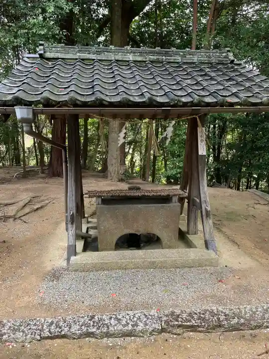 安仁神社の{uncategorized: "未分類", other: "その他", undefined: "問題あり", building: "その他建物", grave: "お墓", sacred_gate: "鳥居", guardian: "狛犬", statue: "像", buddha: "仏像", history: "歴史", nature: "自然", garden: "庭園", animal: "動物", pagoda: "塔", temizu: "手水舎", mountain_gate: "山門・神門", sanctuary: "本殿・本堂", subordinate: "末社・摂社", art: "芸術", scenery: "景色", jizo: "地蔵", ema: "絵馬", goshuin: "御朱印", omikuji: "おみくじ", items: "授与品その他", amulet: "お守り", goshuincho: "御朱印帳", eats: "食事", festival: "お祭り", votive_dance: "神楽", shichigosan: "七五三参", wedding: "結婚式", experience: "体験その他", initially: "初詣", around: "周辺", anti_infection: "感染症対策"}
