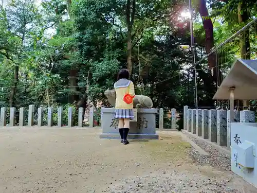白山神社（二子町）の像