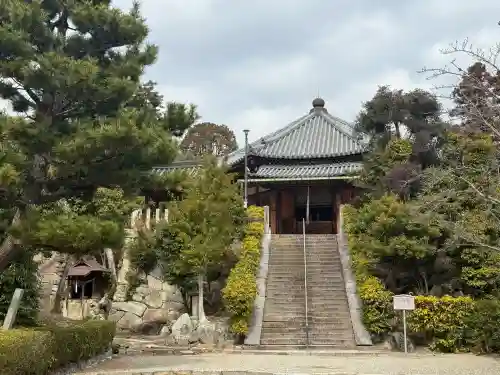 法隆寺 西円堂の{uncategorized: "未分類", other: "その他", undefined: "問題あり", building: "その他建物", grave: "お墓", sacred_gate: "鳥居", guardian: "狛犬", statue: "像", buddha: "仏像", history: "歴史", nature: "自然", garden: "庭園", animal: "動物", pagoda: "塔", temizu: "手水舎", mountain_gate: "山門・神門", sanctuary: "本殿・本堂", subordinate: "末社・摂社", art: "芸術", scenery: "景色", jizo: "地蔵", ema: "絵馬", goshuin: "御朱印", omikuji: "おみくじ", items: "授与品その他", amulet: "お守り", goshuincho: "御朱印帳", eats: "食事", festival: "お祭り", votive_dance: "神楽", shichigosan: "七五三参", wedding: "結婚式", experience: "体験その他", initially: "初詣", around: "周辺", anti_infection: "感染症対策"}