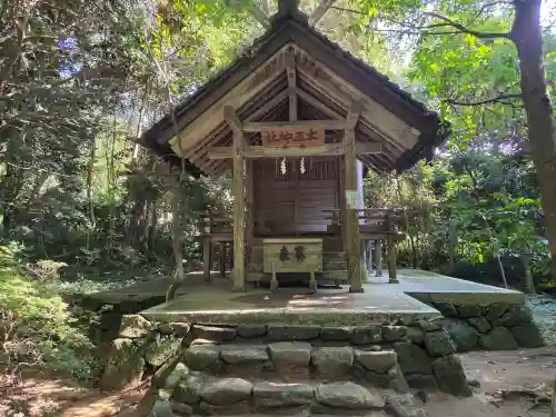 氣多大社の{uncategorized: "未分類", other: "その他", undefined: "問題あり", building: "その他建物", grave: "お墓", sacred_gate: "鳥居", guardian: "狛犬", statue: "像", buddha: "仏像", history: "歴史", nature: "自然", garden: "庭園", animal: "動物", pagoda: "塔", temizu: "手水舎", mountain_gate: "山門・神門", sanctuary: "本殿・本堂", subordinate: "末社・摂社", art: "芸術", scenery: "景色", jizo: "地蔵", ema: "絵馬", goshuin: "御朱印", omikuji: "おみくじ", items: "授与品その他", amulet: "お守り", goshuincho: "御朱印帳", eats: "食事", festival: "お祭り", votive_dance: "神楽", shichigosan: "七五三参", wedding: "結婚式", experience: "体験その他", initially: "初詣", around: "周辺", anti_infection: "感染症対策"}