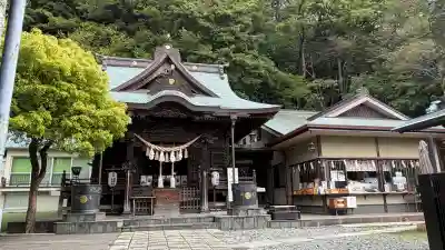 根岸八幡神社の{uncategorized: "未分類", other: "その他", undefined: "問題あり", building: "その他建物", grave: "お墓", sacred_gate: "鳥居", guardian: "狛犬", statue: "像", buddha: "仏像", history: "歴史", nature: "自然", garden: "庭園", animal: "動物", pagoda: "塔", temizu: "手水舎", mountain_gate: "山門・神門", sanctuary: "本殿・本堂", subordinate: "末社・摂社", art: "芸術", scenery: "景色", jizo: "地蔵", ema: "絵馬", goshuin: "御朱印", omikuji: "おみくじ", items: "授与品その他", amulet: "お守り", goshuincho: "御朱印帳", eats: "食事", festival: "お祭り", votive_dance: "神楽", shichigosan: "七五三参", wedding: "結婚式", experience: "体験その他", initially: "初詣", around: "周辺", anti_infection: "感染症対策"}