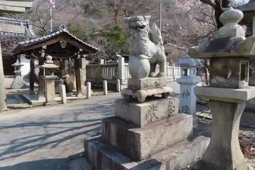 糸碕神社の狛犬