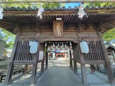 高忍日賣神社の山門・神門