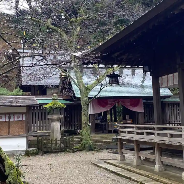 金崎宮の本殿・本堂