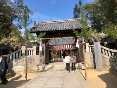 白鳥神社の山門・神門