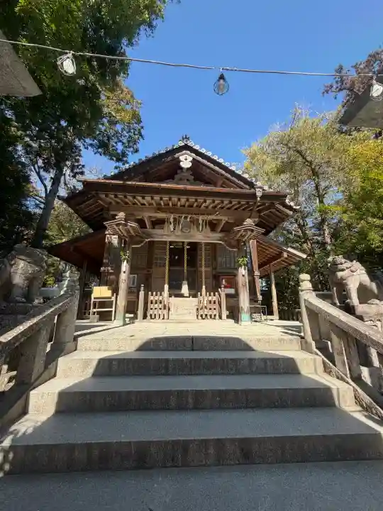 飯盛神社の{uncategorized: "未分類", other: "その他", undefined: "問題あり", building: "その他建物", grave: "お墓", sacred_gate: "鳥居", guardian: "狛犬", statue: "像", buddha: "仏像", history: "歴史", nature: "自然", garden: "庭園", animal: "動物", pagoda: "塔", temizu: "手水舎", mountain_gate: "山門・神門", sanctuary: "本殿・本堂", subordinate: "末社・摂社", art: "芸術", scenery: "景色", jizo: "地蔵", ema: "絵馬", goshuin: "御朱印", omikuji: "おみくじ", items: "授与品その他", amulet: "お守り", goshuincho: "御朱印帳", eats: "食事", festival: "お祭り", votive_dance: "神楽", shichigosan: "七五三参", wedding: "結婚式", experience: "体験その他", initially: "初詣", around: "周辺", anti_infection: "感染症対策"}