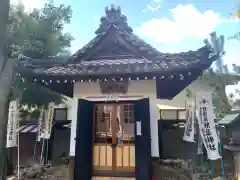 神明社の本殿