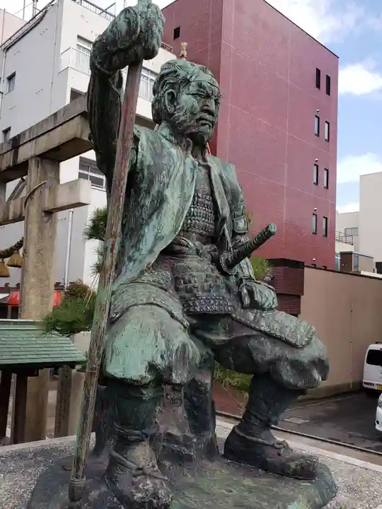 柴田神社の像