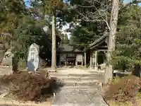 六所神社の{uncategorized: "未分類", other: "その他", undefined: "問題あり", building: "その他建物", grave: "お墓", sacred_gate: "鳥居", guardian: "狛犬", statue: "像", buddha: "仏像", history: "歴史", nature: "自然", garden: "庭園", animal: "動物", pagoda: "塔", temizu: "手水舎", mountain_gate: "山門・神門", sanctuary: "本殿・本堂", subordinate: "末社・摂社", art: "芸術", scenery: "景色", jizo: "地蔵", ema: "絵馬", goshuin: "御朱印", omikuji: "おみくじ", items: "授与品その他", amulet: "お守り", goshuincho: "御朱印帳", eats: "食事", festival: "お祭り", votive_dance: "神楽", shichigosan: "七五三参", wedding: "結婚式", experience: "体験その他", initially: "初詣", around: "周辺", anti_infection: "感染症対策"}