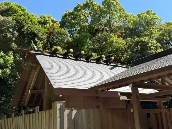 宗像大社の{uncategorized: "未分類", other: "その他", undefined: "問題あり", building: "その他建物", grave: "お墓", sacred_gate: "鳥居", guardian: "狛犬", statue: "像", buddha: "仏像", history: "歴史", nature: "自然", garden: "庭園", animal: "動物", pagoda: "塔", temizu: "手水舎", mountain_gate: "山門・神門", sanctuary: "本殿・本堂", subordinate: "末社・摂社", art: "芸術", scenery: "景色", jizo: "地蔵", ema: "絵馬", goshuin: "御朱印", omikuji: "おみくじ", items: "授与品その他", amulet: "お守り", goshuincho: "御朱印帳", eats: "食事", festival: "お祭り", votive_dance: "神楽", shichigosan: "七五三参", wedding: "結婚式", experience: "体験その他", initially: "初詣", around: "周辺", anti_infection: "感染症対策"}