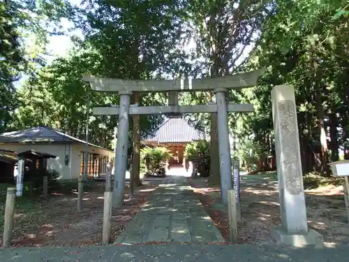 六所神社の鳥居