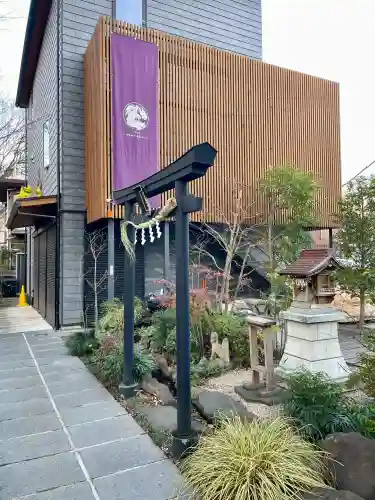 氷川神社の{uncategorized: "未分類", other: "その他", undefined: "問題あり", building: "その他建物", grave: "お墓", sacred_gate: "鳥居", guardian: "狛犬", statue: "像", buddha: "仏像", history: "歴史", nature: "自然", garden: "庭園", animal: "動物", pagoda: "塔", temizu: "手水舎", mountain_gate: "山門・神門", sanctuary: "本殿・本堂", subordinate: "末社・摂社", art: "芸術", scenery: "景色", jizo: "地蔵", ema: "絵馬", goshuin: "御朱印", omikuji: "おみくじ", items: "授与品その他", amulet: "お守り", goshuincho: "御朱印帳", eats: "食事", festival: "お祭り", votive_dance: "神楽", shichigosan: "七五三参", wedding: "結婚式", experience: "体験その他", initially: "初詣", around: "周辺", anti_infection: "感染症対策"}