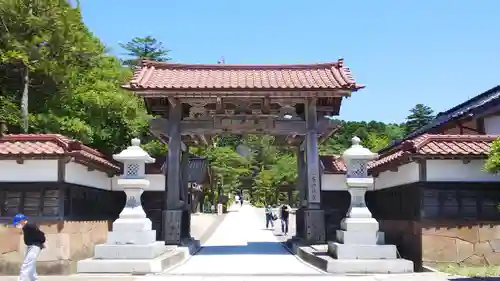 総持寺祖院の山門