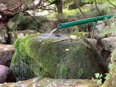 鳩谷八幡神社の手水舎