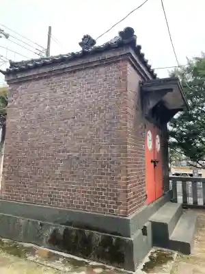 胡録神社の{uncategorized: "未分類", other: "その他", undefined: "問題あり", building: "その他建物", grave: "お墓", sacred_gate: "鳥居", guardian: "狛犬", statue: "像", buddha: "仏像", history: "歴史", nature: "自然", garden: "庭園", animal: "動物", pagoda: "塔", temizu: "手水舎", mountain_gate: "山門・神門", sanctuary: "本殿・本堂", subordinate: "末社・摂社", art: "芸術", scenery: "景色", jizo: "地蔵", ema: "絵馬", goshuin: "御朱印", omikuji: "おみくじ", items: "授与品その他", amulet: "お守り", goshuincho: "御朱印帳", eats: "食事", festival: "お祭り", votive_dance: "神楽", shichigosan: "七五三参", wedding: "結婚式", experience: "体験その他", initially: "初詣", around: "周辺", anti_infection: "感染症対策"}
