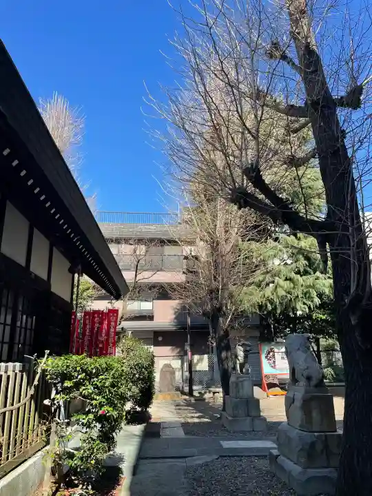 諏訪神社の{uncategorized: "未分類", other: "その他", undefined: "問題あり", building: "その他建物", grave: "お墓", sacred_gate: "鳥居", guardian: "狛犬", statue: "像", buddha: "仏像", history: "歴史", nature: "自然", garden: "庭園", animal: "動物", pagoda: "塔", temizu: "手水舎", mountain_gate: "山門・神門", sanctuary: "本殿・本堂", subordinate: "末社・摂社", art: "芸術", scenery: "景色", jizo: "地蔵", ema: "絵馬", goshuin: "御朱印", omikuji: "おみくじ", items: "授与品その他", amulet: "お守り", goshuincho: "御朱印帳", eats: "食事", festival: "お祭り", votive_dance: "神楽", shichigosan: "七五三参", wedding: "結婚式", experience: "体験その他", initially: "初詣", around: "周辺", anti_infection: "感染症対策"}