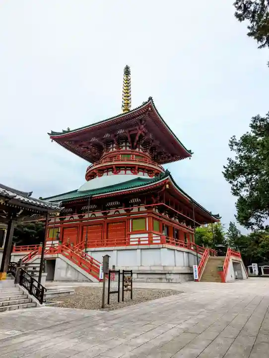 成田山新勝寺の塔