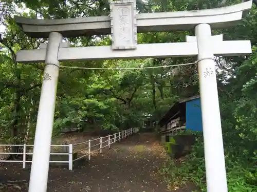 上諏訪社の鳥居