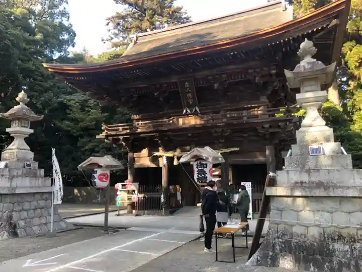 府八幡宮の山門・神門