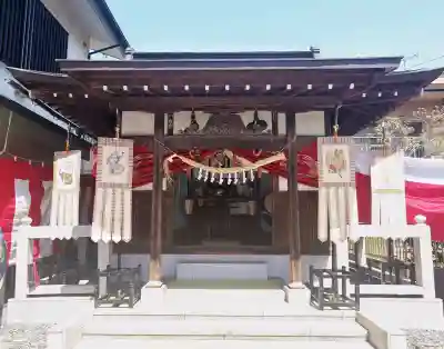 上宮地稲荷神社の{uncategorized: "未分類", other: "その他", undefined: "問題あり", building: "その他建物", grave: "お墓", sacred_gate: "鳥居", guardian: "狛犬", statue: "像", buddha: "仏像", history: "歴史", nature: "自然", garden: "庭園", animal: "動物", pagoda: "塔", temizu: "手水舎", mountain_gate: "山門・神門", sanctuary: "本殿・本堂", subordinate: "末社・摂社", art: "芸術", scenery: "景色", jizo: "地蔵", ema: "絵馬", goshuin: "御朱印", omikuji: "おみくじ", items: "授与品その他", amulet: "お守り", goshuincho: "御朱印帳", eats: "食事", festival: "お祭り", votive_dance: "神楽", shichigosan: "七五三参", wedding: "結婚式", experience: "体験その他", initially: "初詣", around: "周辺", anti_infection: "感染症対策"}