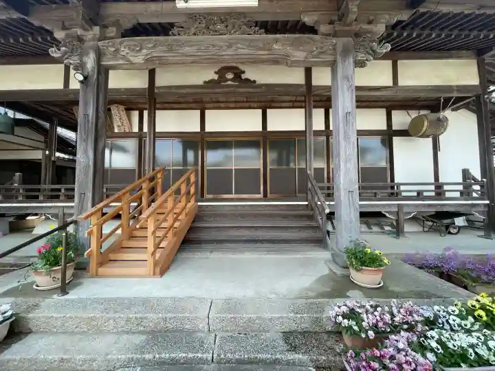 聞光寺の{uncategorized: "未分類", other: "その他", undefined: "問題あり", building: "その他建物", grave: "お墓", sacred_gate: "鳥居", guardian: "狛犬", statue: "像", buddha: "仏像", history: "歴史", nature: "自然", garden: "庭園", animal: "動物", pagoda: "塔", temizu: "手水舎", mountain_gate: "山門・神門", sanctuary: "本殿・本堂", subordinate: "末社・摂社", art: "芸術", scenery: "景色", jizo: "地蔵", ema: "絵馬", goshuin: "御朱印", omikuji: "おみくじ", items: "授与品その他", amulet: "お守り", goshuincho: "御朱印帳", eats: "食事", festival: "お祭り", votive_dance: "神楽", shichigosan: "七五三参", wedding: "結婚式", experience: "体験その他", initially: "初詣", around: "周辺", anti_infection: "感染症対策"}