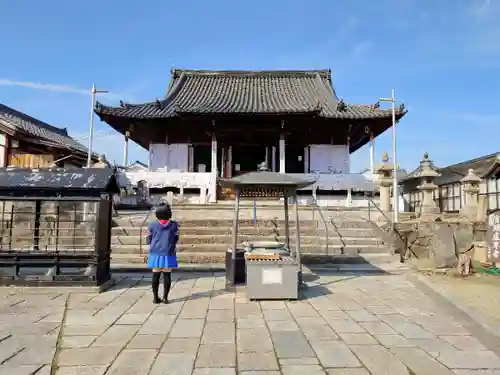 家原寺の本殿・本堂