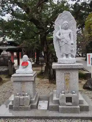 遍照院の像