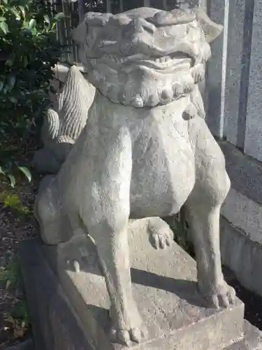 白金氷川神社の狛犬