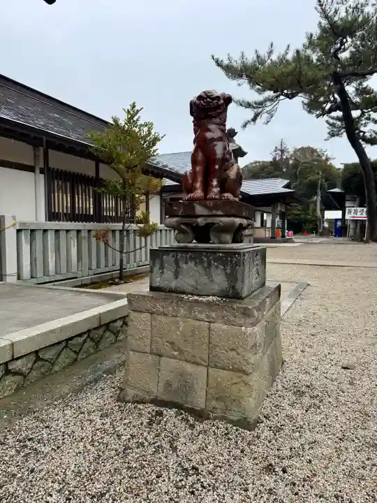 大洗磯前神社の{uncategorized: "未分類", other: "その他", undefined: "問題あり", building: "その他建物", grave: "お墓", sacred_gate: "鳥居", guardian: "狛犬", statue: "像", buddha: "仏像", history: "歴史", nature: "自然", garden: "庭園", animal: "動物", pagoda: "塔", temizu: "手水舎", mountain_gate: "山門・神門", sanctuary: "本殿・本堂", subordinate: "末社・摂社", art: "芸術", scenery: "景色", jizo: "地蔵", ema: "絵馬", goshuin: "御朱印", omikuji: "おみくじ", items: "授与品その他", amulet: "お守り", goshuincho: "御朱印帳", eats: "食事", festival: "お祭り", votive_dance: "神楽", shichigosan: "七五三参", wedding: "結婚式", experience: "体験その他", initially: "初詣", around: "周辺", anti_infection: "感染症対策"}