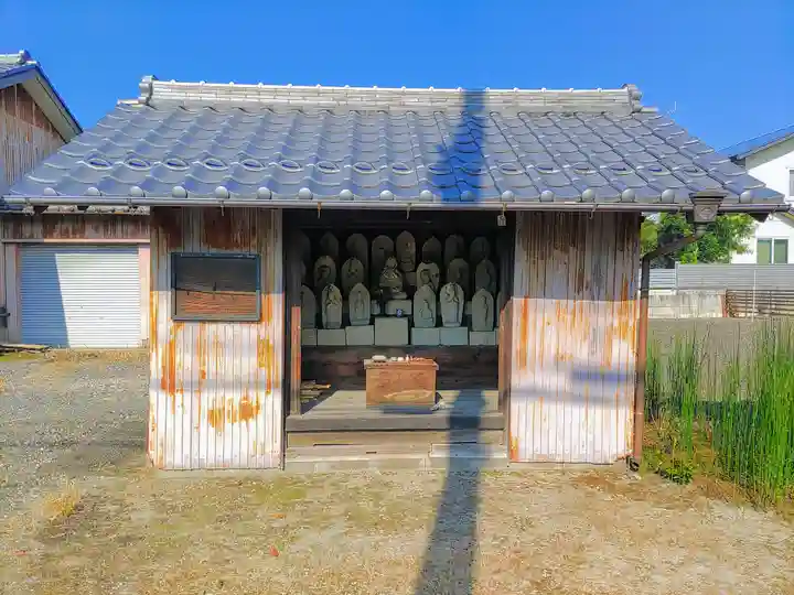 八龍社(目比)の末社・摂社