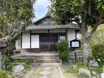 長徳寺の{uncategorized: "未分類", other: "その他", undefined: "問題あり", building: "その他建物", grave: "お墓", sacred_gate: "鳥居", guardian: "狛犬", statue: "像", buddha: "仏像", history: "歴史", nature: "自然", garden: "庭園", animal: "動物", pagoda: "塔", temizu: "手水舎", mountain_gate: "山門・神門", sanctuary: "本殿・本堂", subordinate: "末社・摂社", art: "芸術", scenery: "景色", jizo: "地蔵", ema: "絵馬", goshuin: "御朱印", omikuji: "おみくじ", items: "授与品その他", amulet: "お守り", goshuincho: "御朱印帳", eats: "食事", festival: "お祭り", votive_dance: "神楽", shichigosan: "七五三参", wedding: "結婚式", experience: "体験その他", initially: "初詣", around: "周辺", anti_infection: "感染症対策"}