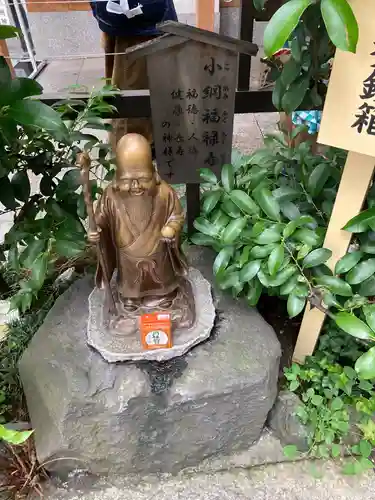 小網神社の像