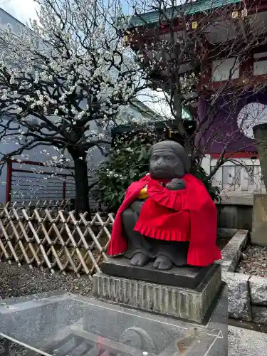 日枝神社の{uncategorized: "未分類", other: "その他", undefined: "問題あり", building: "その他建物", grave: "お墓", sacred_gate: "鳥居", guardian: "狛犬", statue: "像", buddha: "仏像", history: "歴史", nature: "自然", garden: "庭園", animal: "動物", pagoda: "塔", temizu: "手水舎", mountain_gate: "山門・神門", sanctuary: "本殿・本堂", subordinate: "末社・摂社", art: "芸術", scenery: "景色", jizo: "地蔵", ema: "絵馬", goshuin: "御朱印", omikuji: "おみくじ", items: "授与品その他", amulet: "お守り", goshuincho: "御朱印帳", eats: "食事", festival: "お祭り", votive_dance: "神楽", shichigosan: "七五三参", wedding: "結婚式", experience: "体験その他", initially: "初詣", around: "周辺", anti_infection: "感染症対策"}