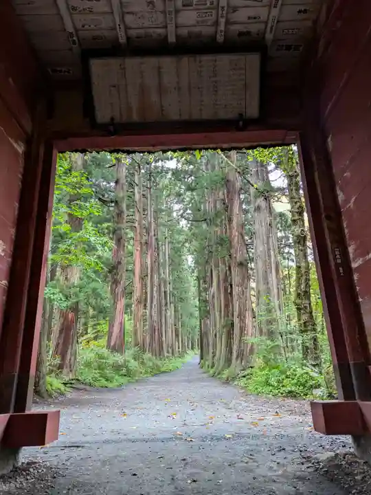 戸隠神社奥社の山門・神門