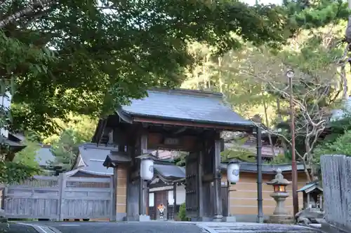 明王院の山門・神門