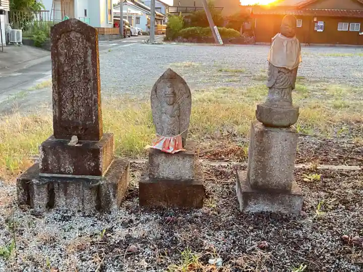 庚申寺廃寺の仏像