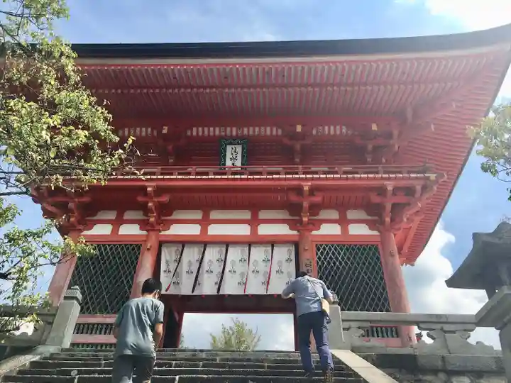 清水寺の山門・神門