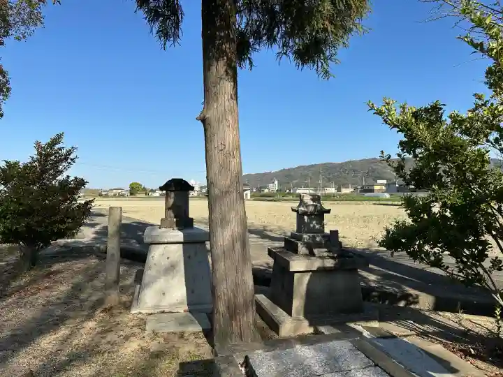 王子和多津美神社の{uncategorized: "未分類", other: "その他", undefined: "問題あり", building: "その他建物", grave: "お墓", sacred_gate: "鳥居", guardian: "狛犬", statue: "像", buddha: "仏像", history: "歴史", nature: "自然", garden: "庭園", animal: "動物", pagoda: "塔", temizu: "手水舎", mountain_gate: "山門・神門", sanctuary: "本殿・本堂", subordinate: "末社・摂社", art: "芸術", scenery: "景色", jizo: "地蔵", ema: "絵馬", goshuin: "御朱印", omikuji: "おみくじ", items: "授与品その他", amulet: "お守り", goshuincho: "御朱印帳", eats: "食事", festival: "お祭り", votive_dance: "神楽", shichigosan: "七五三参", wedding: "結婚式", experience: "体験その他", initially: "初詣", around: "周辺", anti_infection: "感染症対策"}
