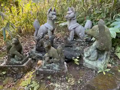 白金氷川神社の{uncategorized: "未分類", other: "その他", undefined: "問題あり", building: "その他建物", grave: "お墓", sacred_gate: "鳥居", guardian: "狛犬", statue: "像", buddha: "仏像", history: "歴史", nature: "自然", garden: "庭園", animal: "動物", pagoda: "塔", temizu: "手水舎", mountain_gate: "山門・神門", sanctuary: "本殿・本堂", subordinate: "末社・摂社", art: "芸術", scenery: "景色", jizo: "地蔵", ema: "絵馬", goshuin: "御朱印", omikuji: "おみくじ", items: "授与品その他", amulet: "お守り", goshuincho: "御朱印帳", eats: "食事", festival: "お祭り", votive_dance: "神楽", shichigosan: "七五三参", wedding: "結婚式", experience: "体験その他", initially: "初詣", around: "周辺", anti_infection: "感染症対策"}