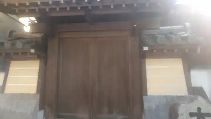 宝蓮坊の山門・神門