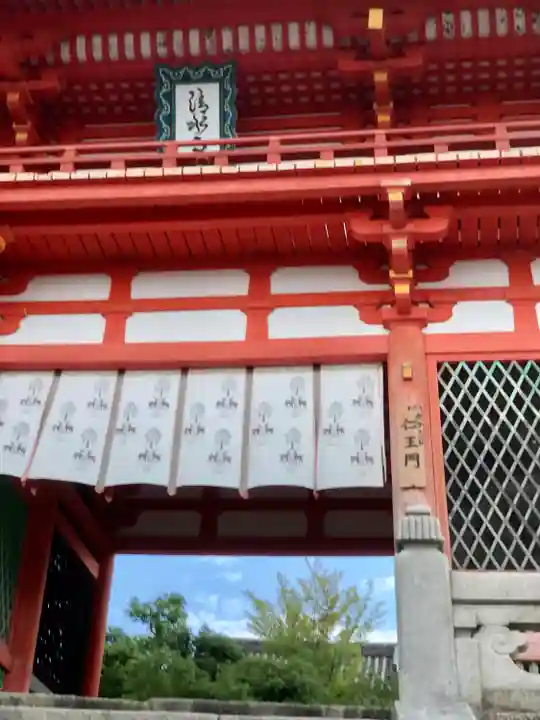 清水寺の山門・神門