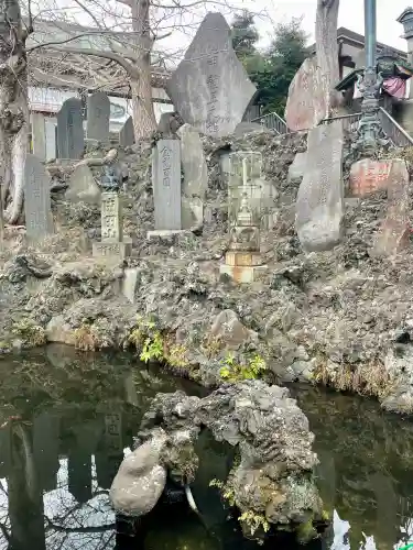 成田山新勝寺の{uncategorized: "未分類", other: "その他", undefined: "問題あり", building: "その他建物", grave: "お墓", sacred_gate: "鳥居", guardian: "狛犬", statue: "像", buddha: "仏像", history: "歴史", nature: "自然", garden: "庭園", animal: "動物", pagoda: "塔", temizu: "手水舎", mountain_gate: "山門・神門", sanctuary: "本殿・本堂", subordinate: "末社・摂社", art: "芸術", scenery: "景色", jizo: "地蔵", ema: "絵馬", goshuin: "御朱印", omikuji: "おみくじ", items: "授与品その他", amulet: "お守り", goshuincho: "御朱印帳", eats: "食事", festival: "お祭り", votive_dance: "神楽", shichigosan: "七五三参", wedding: "結婚式", experience: "体験その他", initially: "初詣", around: "周辺", anti_infection: "感染症対策"}