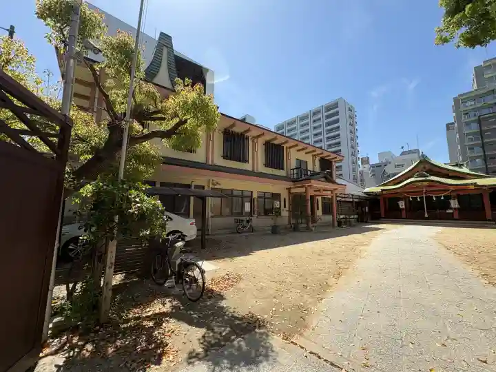 堀川戎神社の{uncategorized: "未分類", other: "その他", undefined: "問題あり", building: "その他建物", grave: "お墓", sacred_gate: "鳥居", guardian: "狛犬", statue: "像", buddha: "仏像", history: "歴史", nature: "自然", garden: "庭園", animal: "動物", pagoda: "塔", temizu: "手水舎", mountain_gate: "山門・神門", sanctuary: "本殿・本堂", subordinate: "末社・摂社", art: "芸術", scenery: "景色", jizo: "地蔵", ema: "絵馬", goshuin: "御朱印", omikuji: "おみくじ", items: "授与品その他", amulet: "お守り", goshuincho: "御朱印帳", eats: "食事", festival: "お祭り", votive_dance: "神楽", shichigosan: "七五三参", wedding: "結婚式", experience: "体験その他", initially: "初詣", around: "周辺", anti_infection: "感染症対策"}