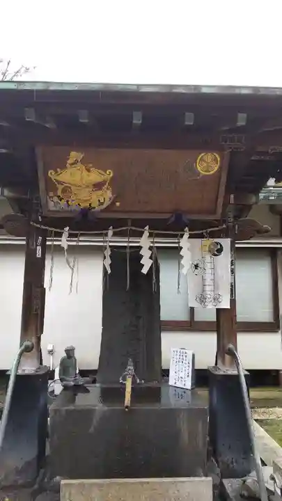 品川神社の手水舎
