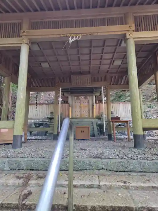 蘭宇氣白神社の{uncategorized: "未分類", other: "その他", undefined: "問題あり", building: "その他建物", grave: "お墓", sacred_gate: "鳥居", guardian: "狛犬", statue: "像", buddha: "仏像", history: "歴史", nature: "自然", garden: "庭園", animal: "動物", pagoda: "塔", temizu: "手水舎", mountain_gate: "山門・神門", sanctuary: "本殿・本堂", subordinate: "末社・摂社", art: "芸術", scenery: "景色", jizo: "地蔵", ema: "絵馬", goshuin: "御朱印", omikuji: "おみくじ", items: "授与品その他", amulet: "お守り", goshuincho: "御朱印帳", eats: "食事", festival: "お祭り", votive_dance: "神楽", shichigosan: "七五三参", wedding: "結婚式", experience: "体験その他", initially: "初詣", around: "周辺", anti_infection: "感染症対策"}